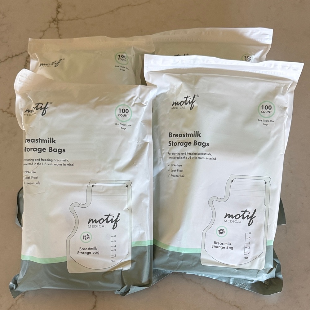 Motif Breastmilk Storage Bags x 4 - 100 Count Each